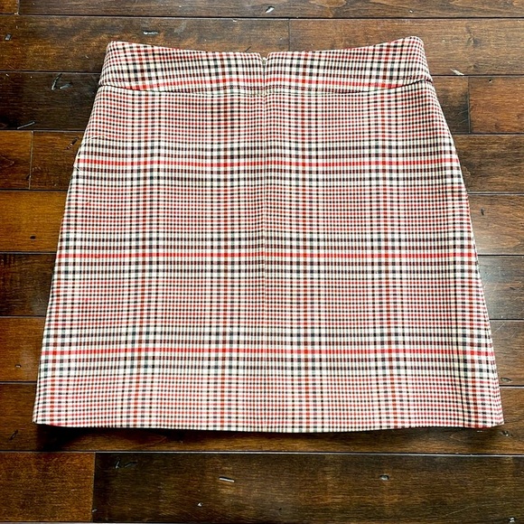 Akris Punto Beige Red Green Plaid Skirt Above knee Size 10 Pleats Designer NWOT - Picture 4 of 14